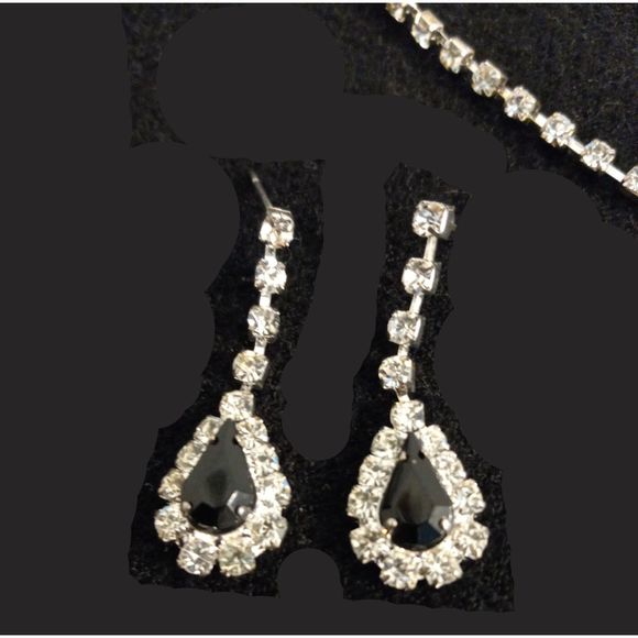 Elegant Romance 3 Piece Silver Tone Necklace Set Matching Bracelet and Earings - Picture 5 of 11